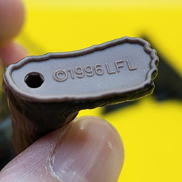 1996 Star Wars Chewbacca in Bounty Hunters Disguise 3.75" - Picture 3 of 3